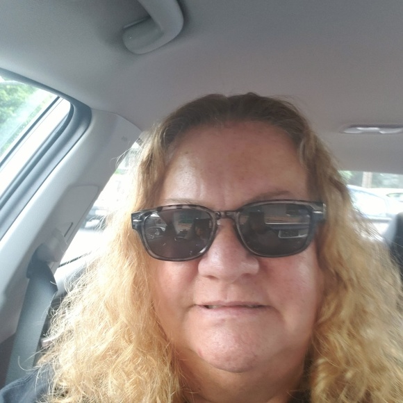 Meet your Posher, Angela - Picture 1 of 1